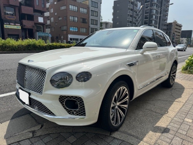 BENTLEY BENTAYGA ・V8 MULLINER