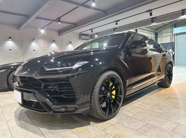 Lamborghini URUS